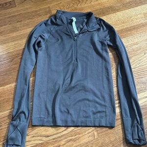 Lululemon It’s Rulu Half Zip. Size 4. Gray